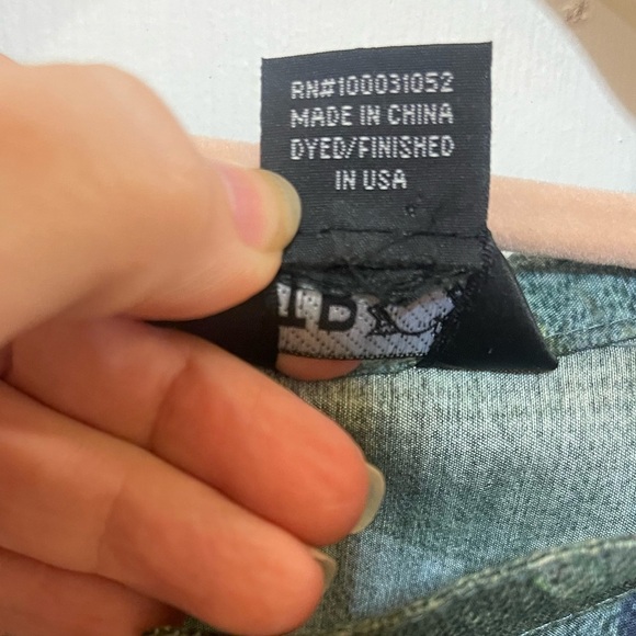 Citron butterfly flower button down blouse novelty print 1X split sleeve - Picture 7 of 10